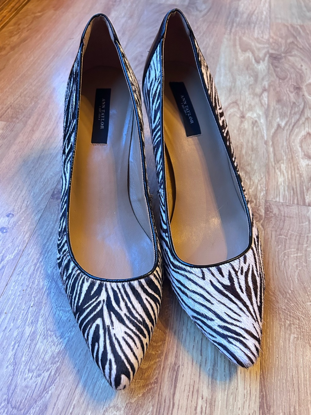 Ann Taylor Willa Zebra Calf Hair Pointed Toe Pumps Heels Size 8.5